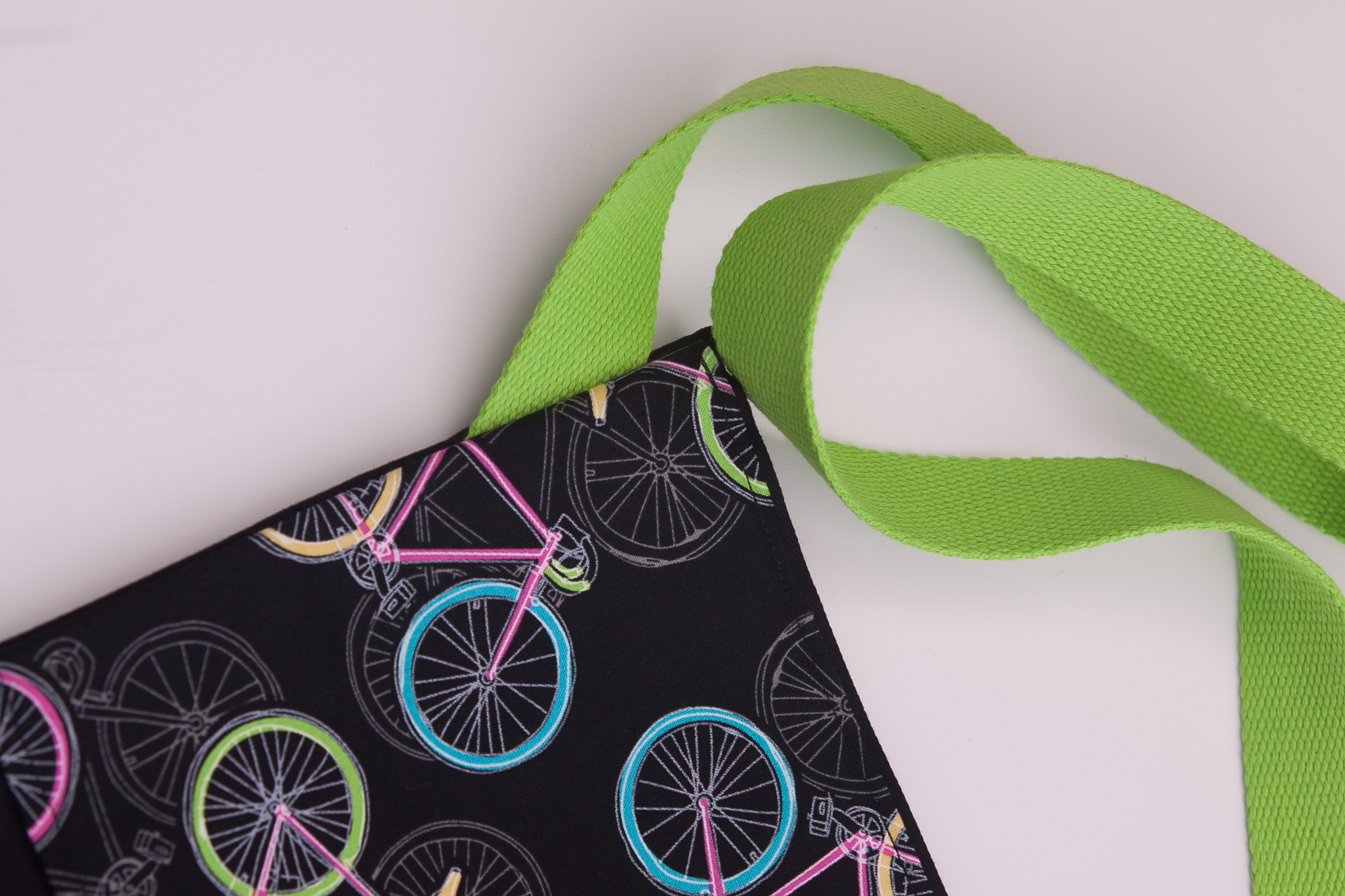 Cycling musette bag – Bike print and lime strap – vintvélo